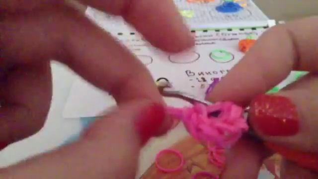 Плетем мини фрукты из резинок (виноград,апельсин,банан) #1 смотреть онлайн