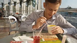 РУССКИЙ ОТВЕТ ФАСТ ФУДУ?!?!!? ЕДИМ В РОССИЙСКОМ ФАСТ ФУДЕ!! ЛУЧШИЙ РОССИЙСКИЙ ФАСТ ФУД?!?!?!