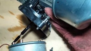 Замена топливного фильтра на Citroen C3 (2) 1,4 HDI 2012 fuel filter change