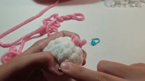 как связать колпачок крючком из плюшевой пряжи