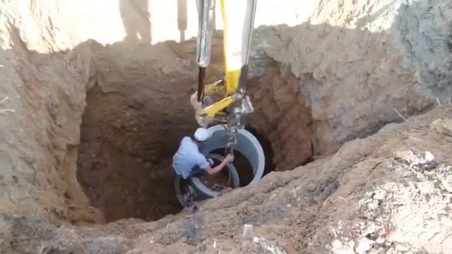 Как выкопать колодец экскаватором смотреть онлайн
