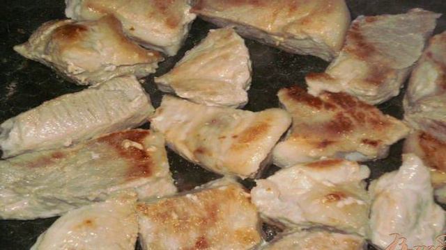 Свинина тушеная в сметанном соусе