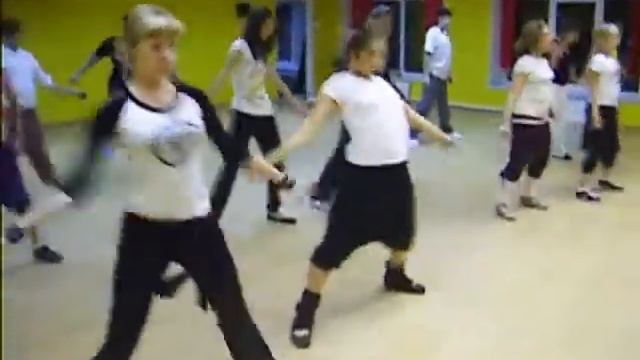 Gimme more смотреть онлайн