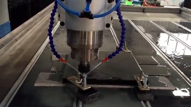 Гравировка по камню на фрезерно гравировальном станке с ЧПУ и охлаждением смотреть онлайн