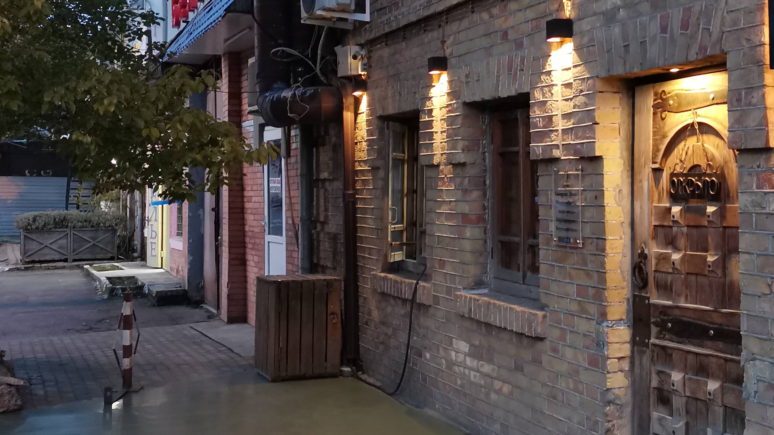 Кофе, шашлык и вино