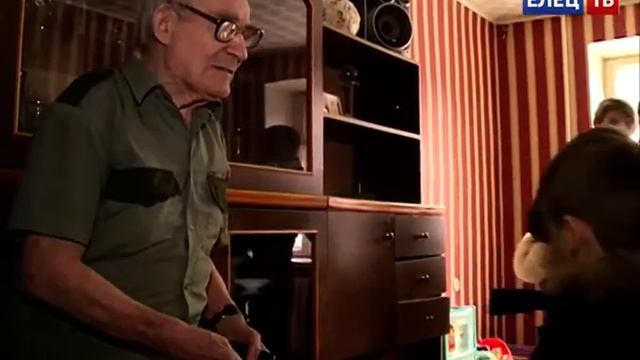 Открытка ветерану: елецкие молодогвардейцы поздравили ветеранов с 23 февраля смотреть онлайн