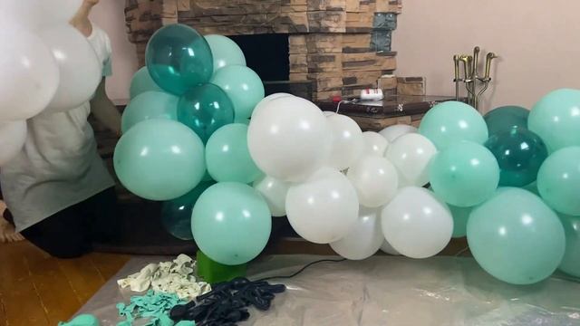 Разнокалиберная гирлянда из шаров смотреть онлайн