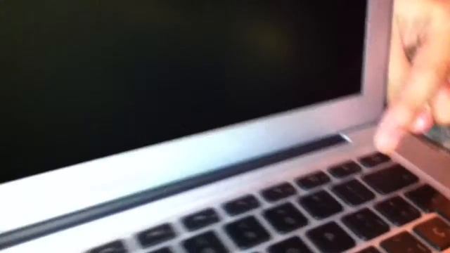 Unboxing del nou Macbook Air (Late 2010) de 13 polzades смотреть онлайн