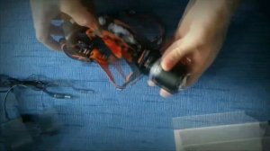 Налобный фонарь с синим светом