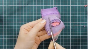 КАК СШИТЬ ПЛАТЬЕ ДЛЯ КУКЛЫ ИЗ НОСКА ♡ КАК СШИТЬ ОДЕЖДУ ИЗ НОСКА ♡ FOR DOLLS