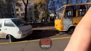 3 ранено из-за попадания в маршрутку в Донецке