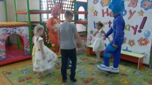 День рождения 5 лет  (часть 1), празднование в игровой комнате с фиксиками: Ноликом и Симкой