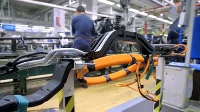 Производство VOLVO V60 PLUG-IN HYBRID смотреть онлайн