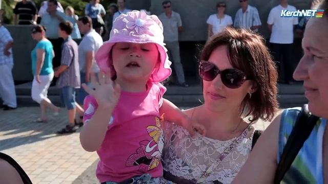 Керчь: В Керчи развернули 15-метровый флаг России смотреть онлайн