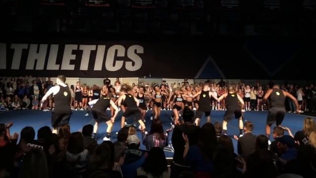 Top 10 Most Watched Cheerleading Routines EVER on YouTube смотреть онлайн
