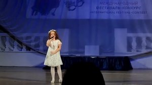 Песня "Разговор с Богом" автор музыки и слов Дмитрий Воскресенский. Исполняет Ксения Панфилова