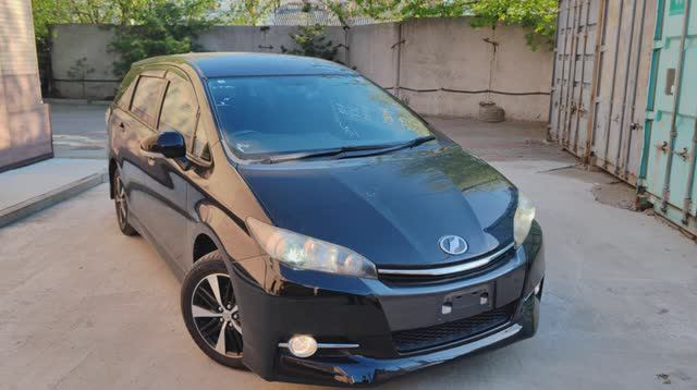 TOYOTA WISH 2014