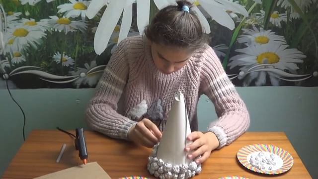 Елочка. Поделка из фольги и картона смотреть онлайн