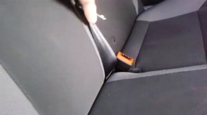 Видео: Как вытащить задний ремень безопасности Ford Focus, Форд Фокус?