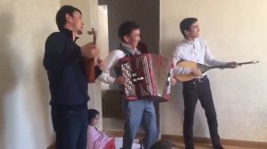 Ауылдан адам көшкенмен, Адамнан ауыл көшпейді.
