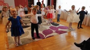 Танец на 8 марта для средней группы