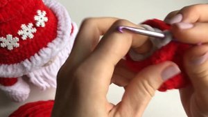 Вязаный гном крючком с сюрпризом. Смотри видео! Мастер-класс. Часть 1