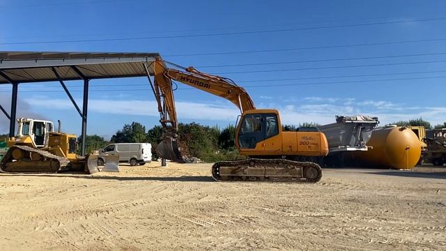 Used 2000 - Hyundai R 200 NLC-3 | Used Tracked Excavator | equippo.com | смотреть онлайн