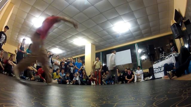 Покажи свой арсенал: Feezrock VS Jivoder смотреть онлайн