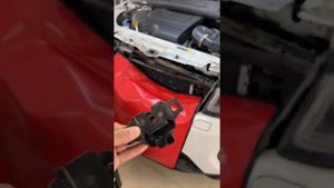 Range Rover ЭВОГ горит индикатор открытого капота а капот закрыт