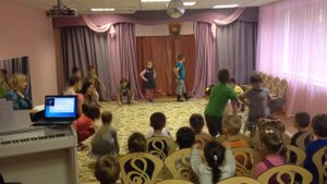Игра "Мы сейчас пойдём направо"