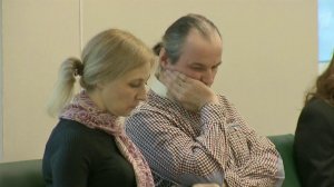Суд в Петербурге разбирает дело о суррогатной мате...тдавать детей-близняшек биологическим родителям