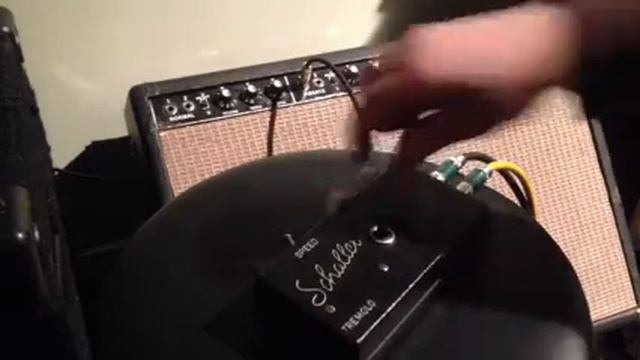 Schaller tremolo pedal смотреть онлайн