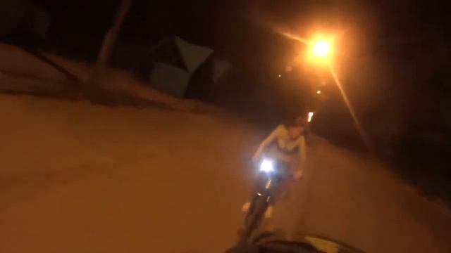 Evening ride on the bicycles смотреть онлайн