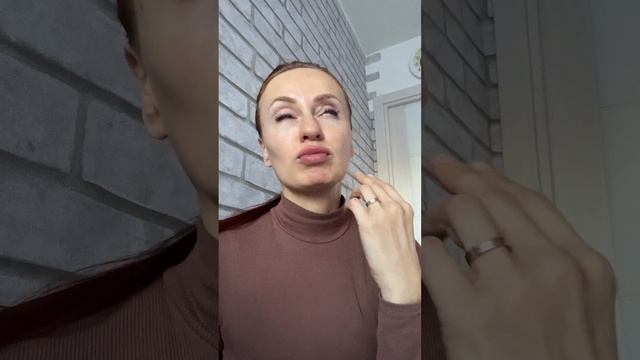 Я накачала губы ? Почему они такие большие ? Отвечаю на вопрос смотреть онлайн