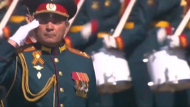 Случайно ль земля расцветает к Девятому Мая ?