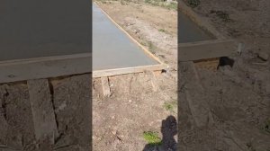 Залил плиту 8×9 метров. Миксером с лентой 15 метров. 9 кубов . М250. Лента + плита, 60 + 12,5 см