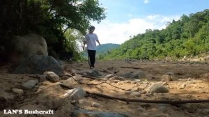 OFF GRID LIVING - Solo Bushcraft Camp Overnight, relaxing and cooking - EP.1 - LAN'S Bushcraft