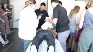 Иглотерапия. День второй практических занятий. Изучаем постановку игл на спине.