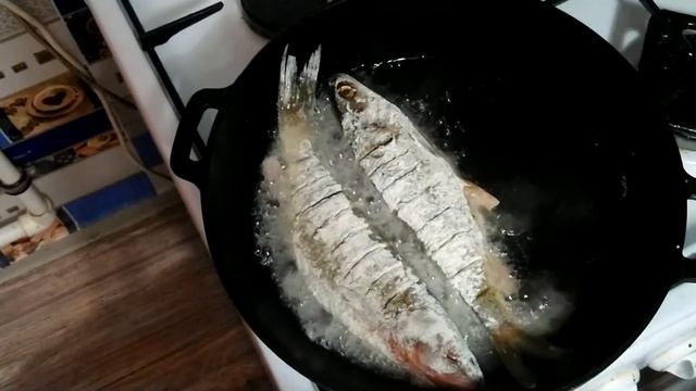 как вкусно и без костей приготовить голавля, делюсь рецептом смотреть онлайн