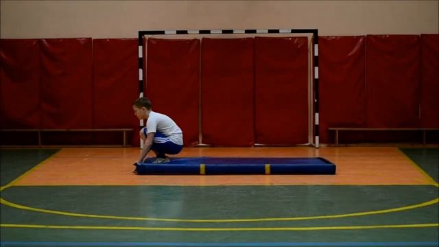 Гимнастика Техника выполнения кувырка назад смотреть онлайн