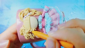 Мастер-класс_ Декор кружки из полимерной глины FIMO _ Девочка на кружке _ polymer