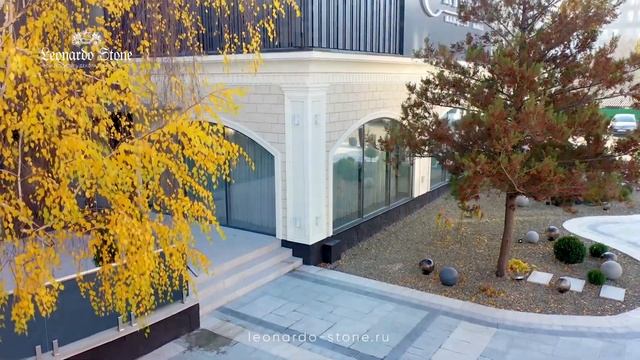 Отделка ресторана искусственным камнем