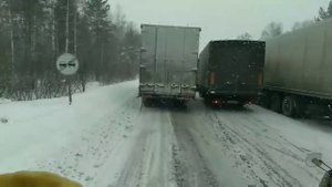 ЖЕСТЬ ТРАССА М5. В ЧЕЛЯБИНСКОЙ ОБЛАСТИ ТРАНСПОРТНЫЙ КОЛЛАПС. ПРОБКА БОЛЬШЕ 50КМ. СИЛЬНЫЙ СНЕГ