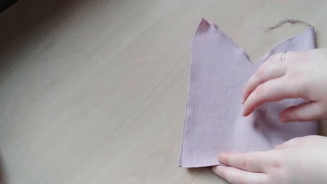 Как сшить шапочку из трикотажа. Плоский шов двойной иглой.