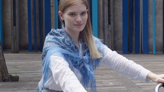 Платок шерстяной с шелковой бахромой "Июль", вид 13