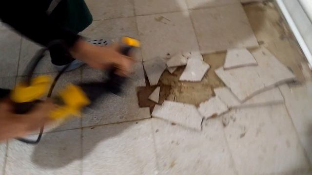 ПЕРФОРАТОР DEWALT D25133.