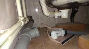 Как устранить засор в сливе ванной за пять минут.