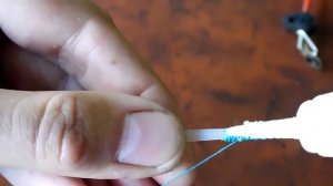 Как сделать БОКОВОЙ КИВОК для удочки с летней мормышкой1.mp4