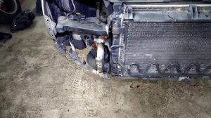 Audi A6, C5, провернуло болт бампера.