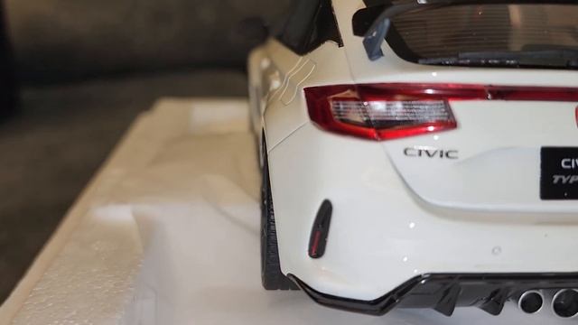 Civic Type R Championship White (LHD) 2023 (Scale 1/18) by TOPSPEED - Unboxing смотреть онлайн